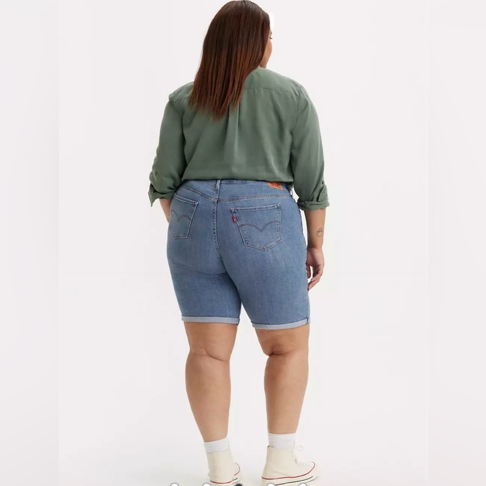 Levi's Sculpt Hypersoft Women's Classic Bermuda Shorts Mid Rise Size 20W - NWT - Picture 3 of 13